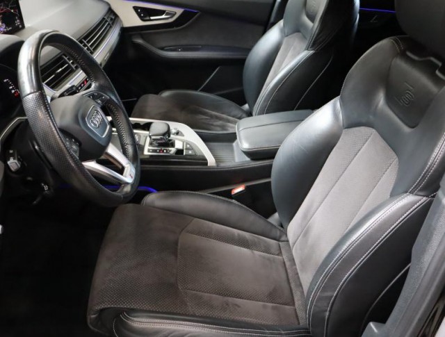 Audi Q7  3.0 TDI 