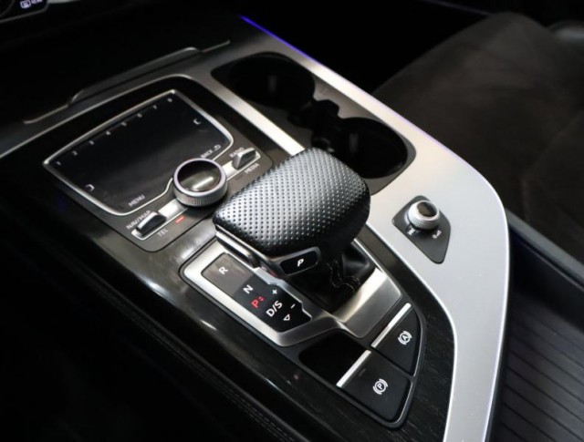 Audi Q7  3.0 TDI 
