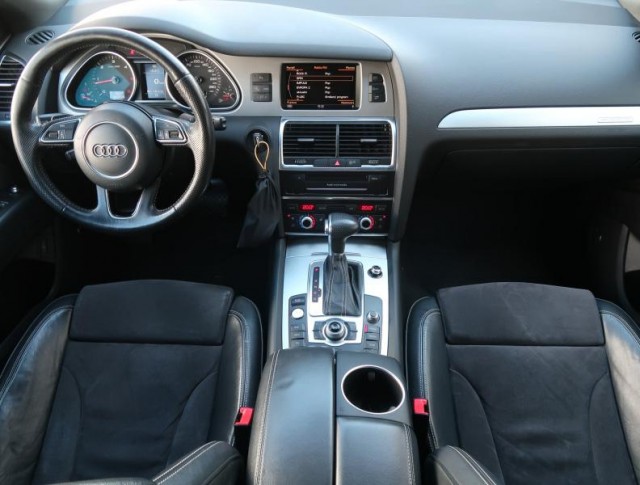 Audi Q7  3.0 TDI S-Line