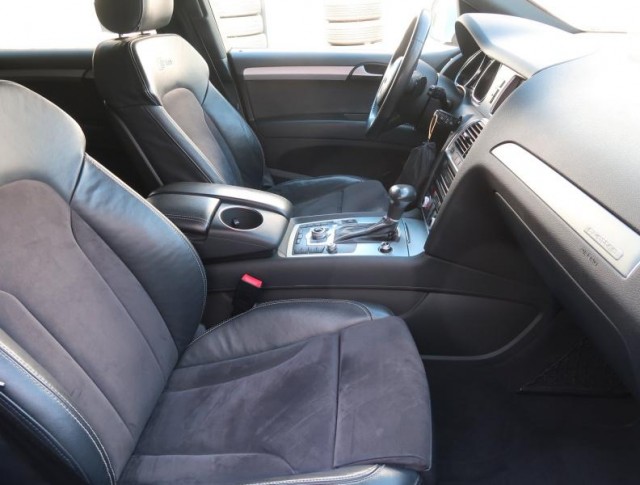 Audi Q7  3.0 TDI S-Line