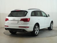 Audi Q7  3.0 TDI S-Line