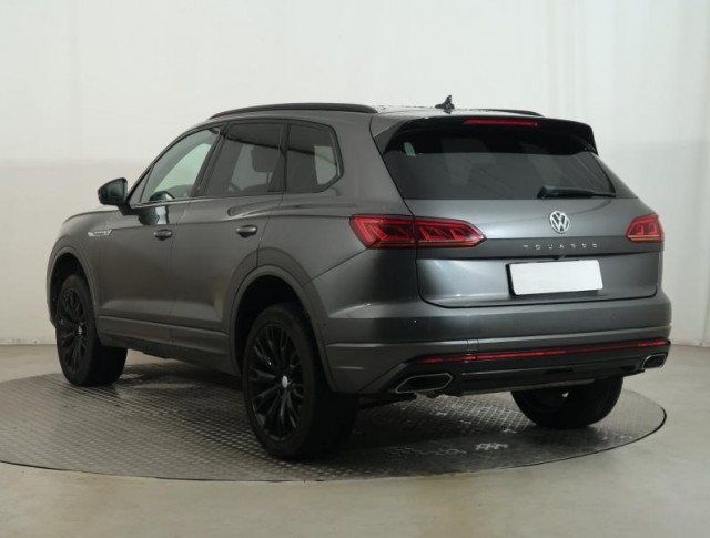 Volkswagen Touareg  3.0 TDI R-Line