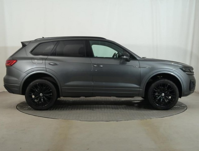Volkswagen Touareg  3.0 TDI R-Line