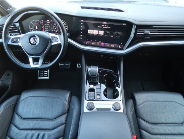 Volkswagen Touareg  3.0 TDI R-Line