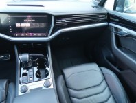 Volkswagen Touareg  3.0 TDI R-Line