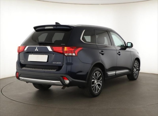 Mitsubishi Outlander  2.2 DI-D 