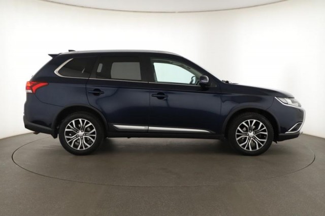 Mitsubishi Outlander  2.2 DI-D 