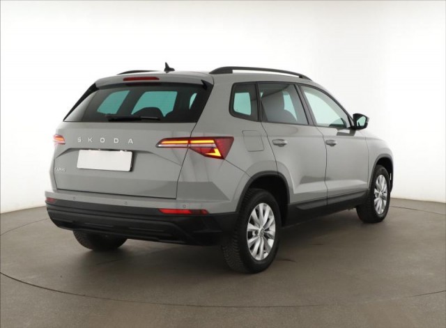 Škoda Karoq  1.5 TSI Fresh