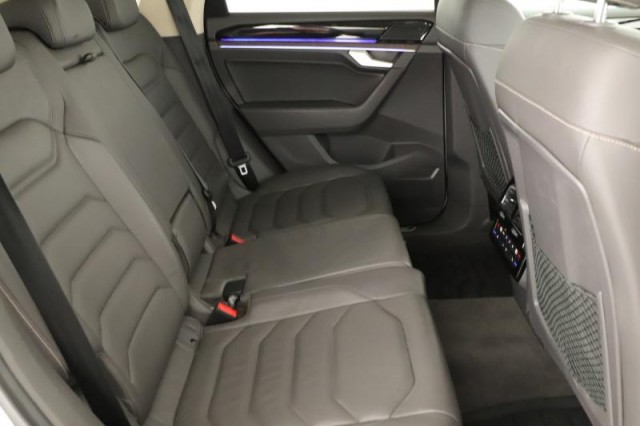 Volkswagen Touareg  3.0 TDI 