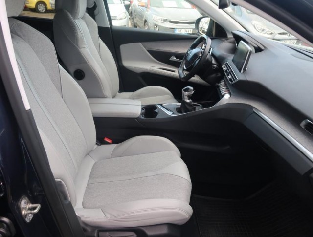 Peugeot 5008  PureTech 130 