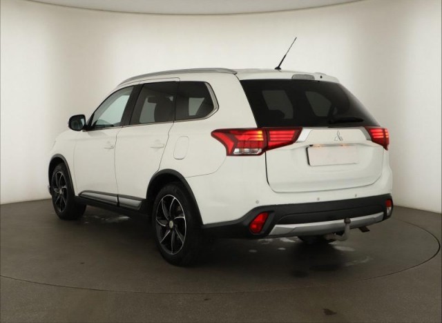 Mitsubishi Outlander  2.2 DI-D 
