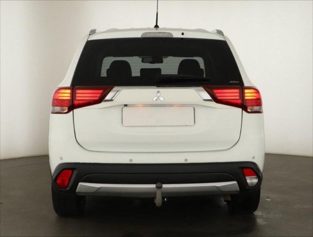 Mitsubishi Outlander  2.2 DI-D 