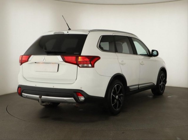Mitsubishi Outlander  2.2 DI-D 