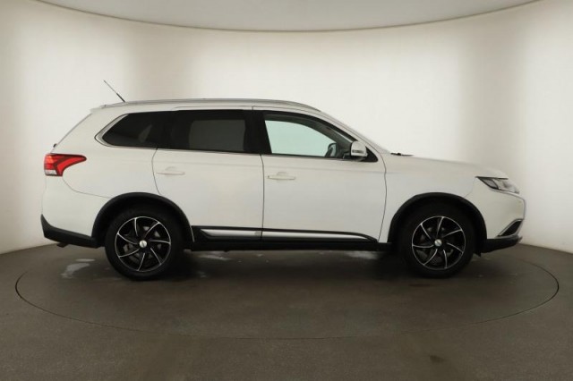 Mitsubishi Outlander  2.2 DI-D 