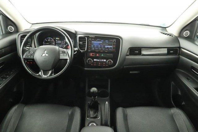 Mitsubishi Outlander  2.2 DI-D 