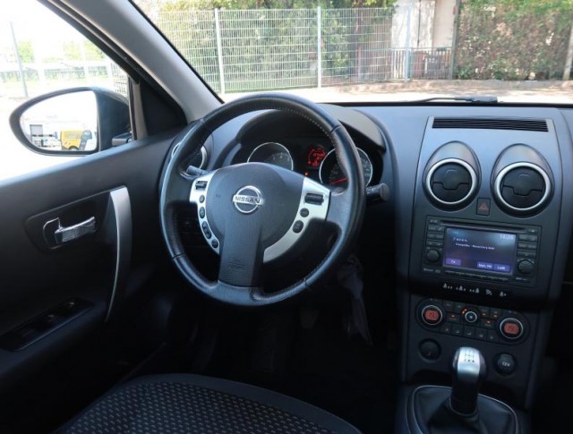 Nissan Qashqai  1.6 