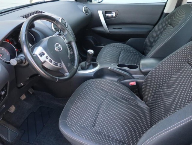 Nissan Qashqai  1.6 