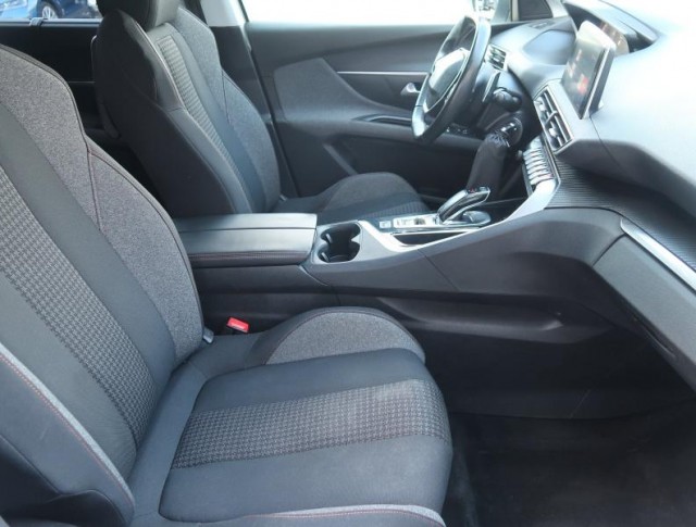 Peugeot 5008  PureTech 130 