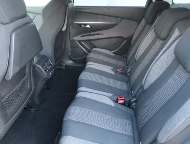 Peugeot 5008  PureTech 130 