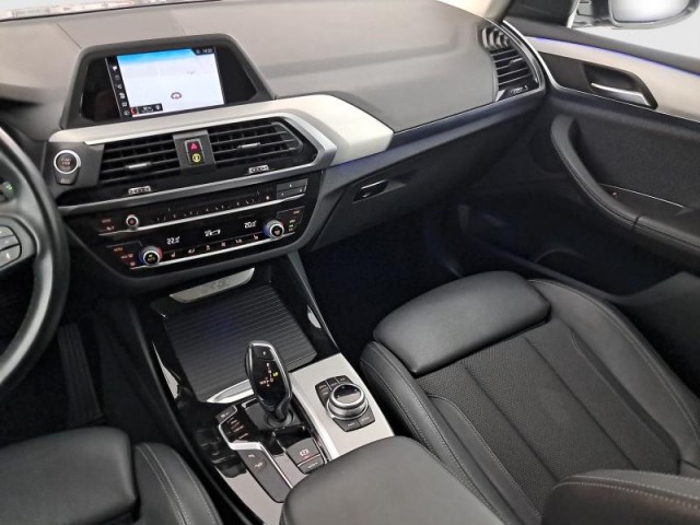 BMW X3  xDrive30i 