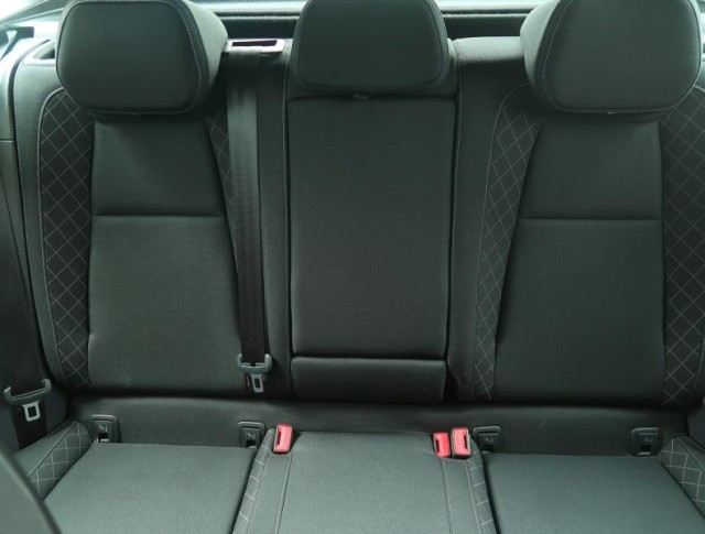Škoda Karoq  1.0 TSI Ambition