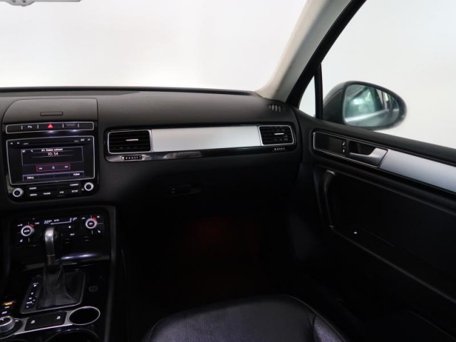 Volkswagen Touareg  3.0 TDI 