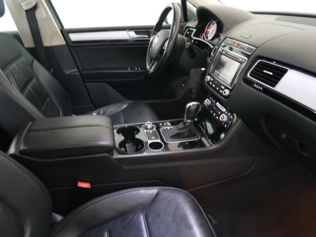 Volkswagen Touareg  3.0 TDI 