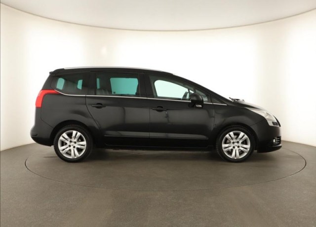 Peugeot 5008  2.0 HDI 