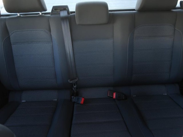Volkswagen Amarok  V6 3.0 TDI Comfortline