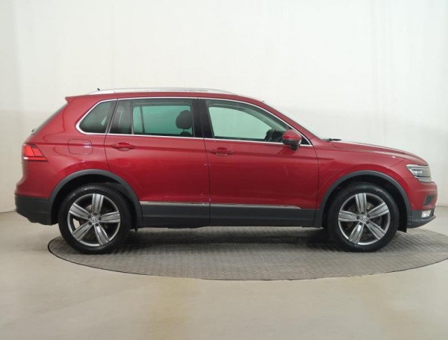 Volkswagen Tiguan  2.0 TSI Trendline
