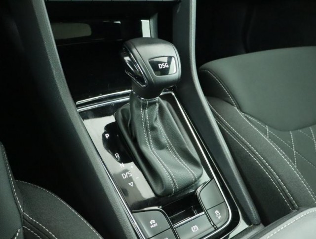 Škoda Karoq  1.5 TSI Sportline