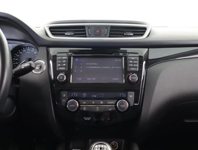 Nissan Qashqai  1.2 DIG-T 