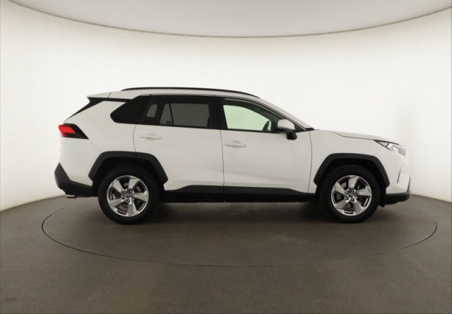 Toyota RAV 4  2.0 Valvematic 