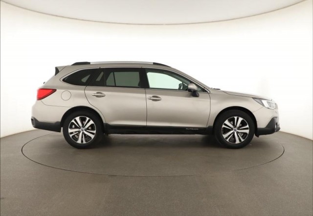 Subaru Outback  2.5 i 