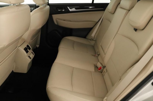 Subaru Outback  2.5 i 