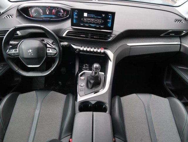 Peugeot 5008  1.5 BlueHDi 