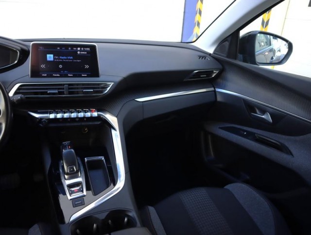 Peugeot 5008  1.5 BlueHDi 
