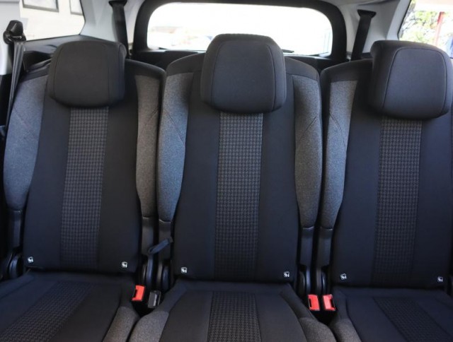 Peugeot 5008  1.5 BlueHDi 