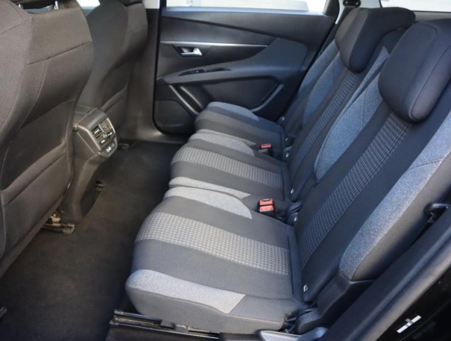 Peugeot 5008  1.5 BlueHDi 