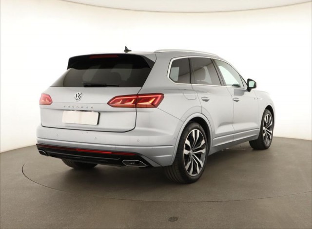 Volkswagen Touareg  3.0 TDI R-Line