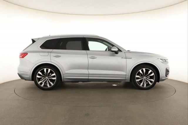 Volkswagen Touareg  3.0 TDI R-Line