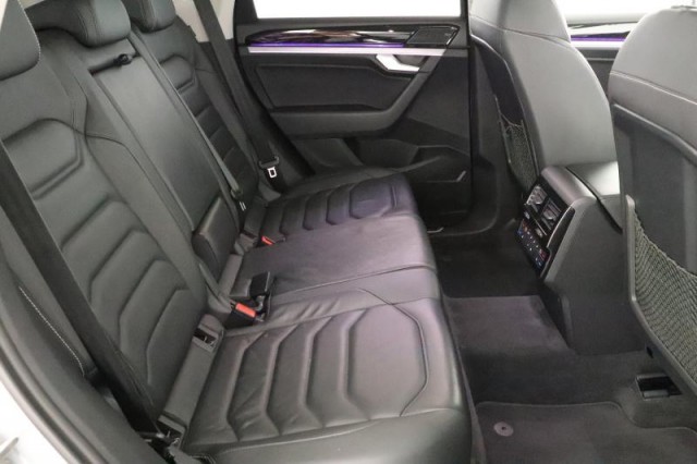 Volkswagen Touareg  3.0 TDI R-Line