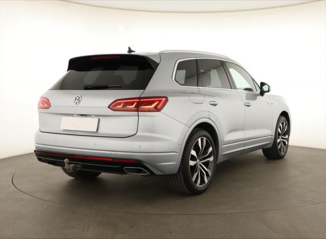 Volkswagen Touareg  3.0 TDI R-Line