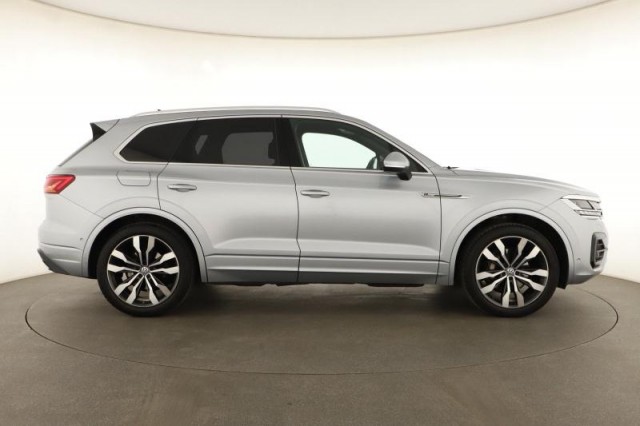 Volkswagen Touareg  3.0 TDI R-Line