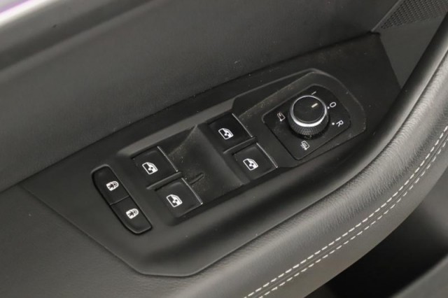 Volkswagen Touareg  3.0 TDI R-Line
