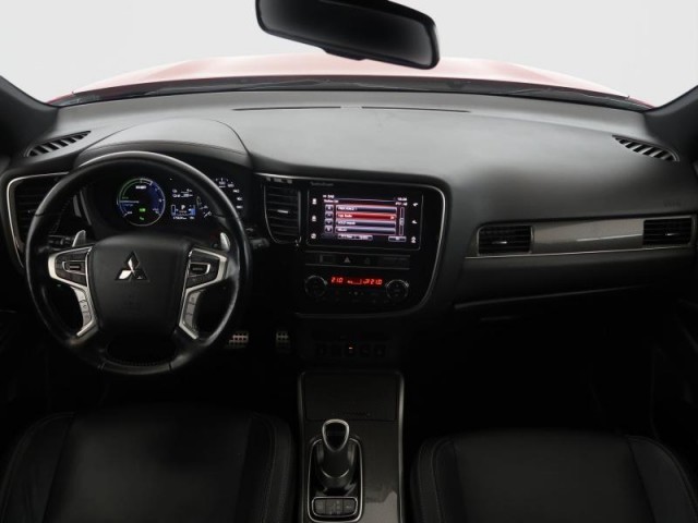 Mitsubishi Outlander  2.4 PHEV 