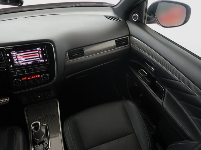 Mitsubishi Outlander  2.4 PHEV 