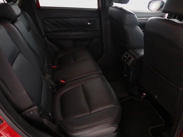 Mitsubishi Outlander  2.4 PHEV 