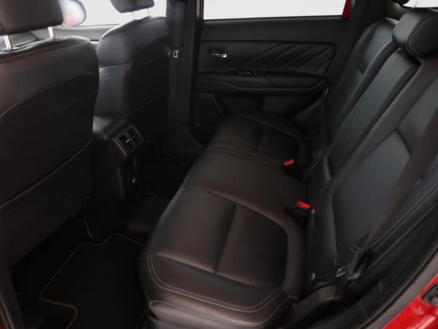 Mitsubishi Outlander  2.4 PHEV 