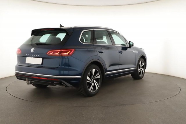 Volkswagen Touareg  3.0 TDI 